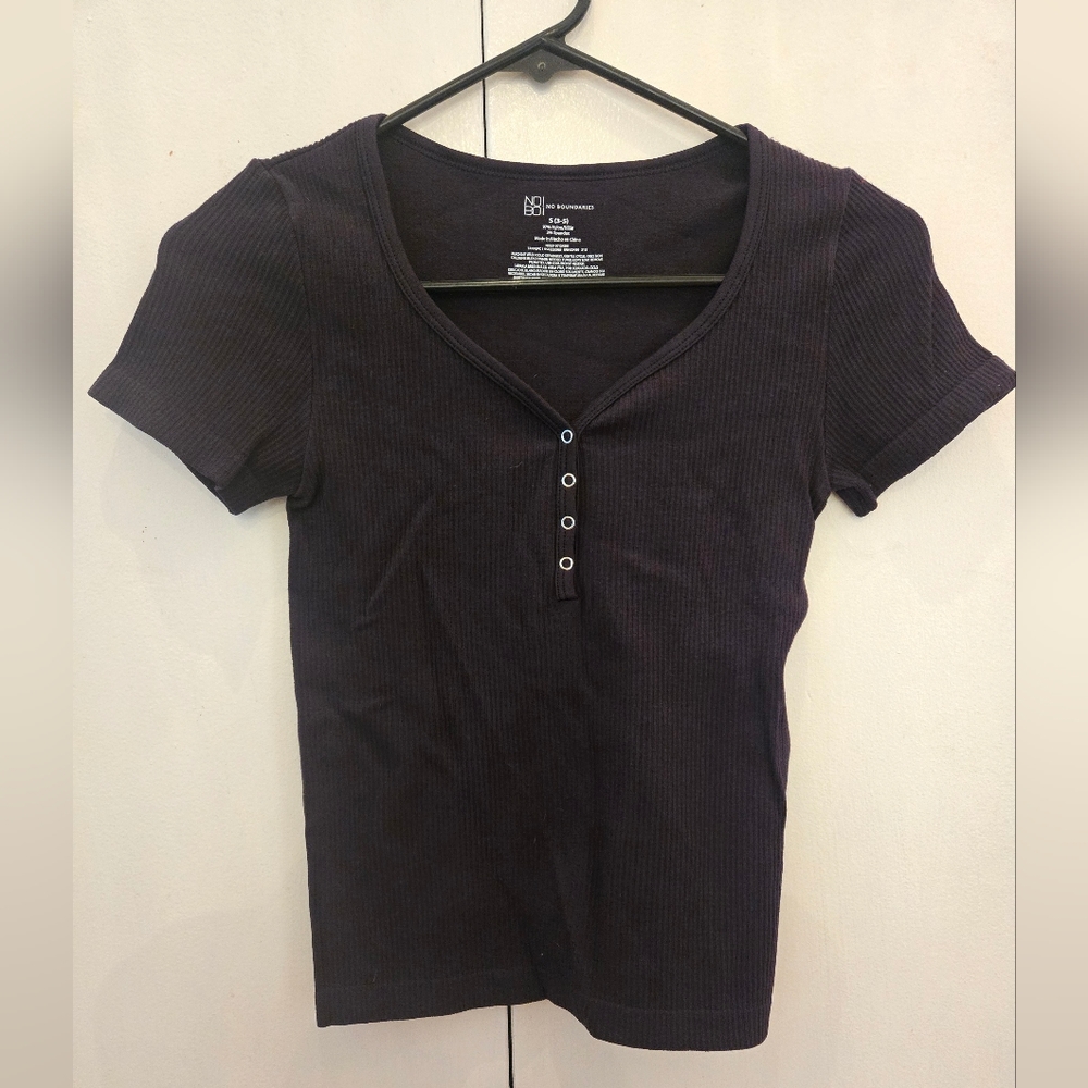 V cut Top Nwot